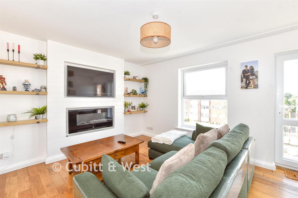 Apartment in Portsmouth - View 3