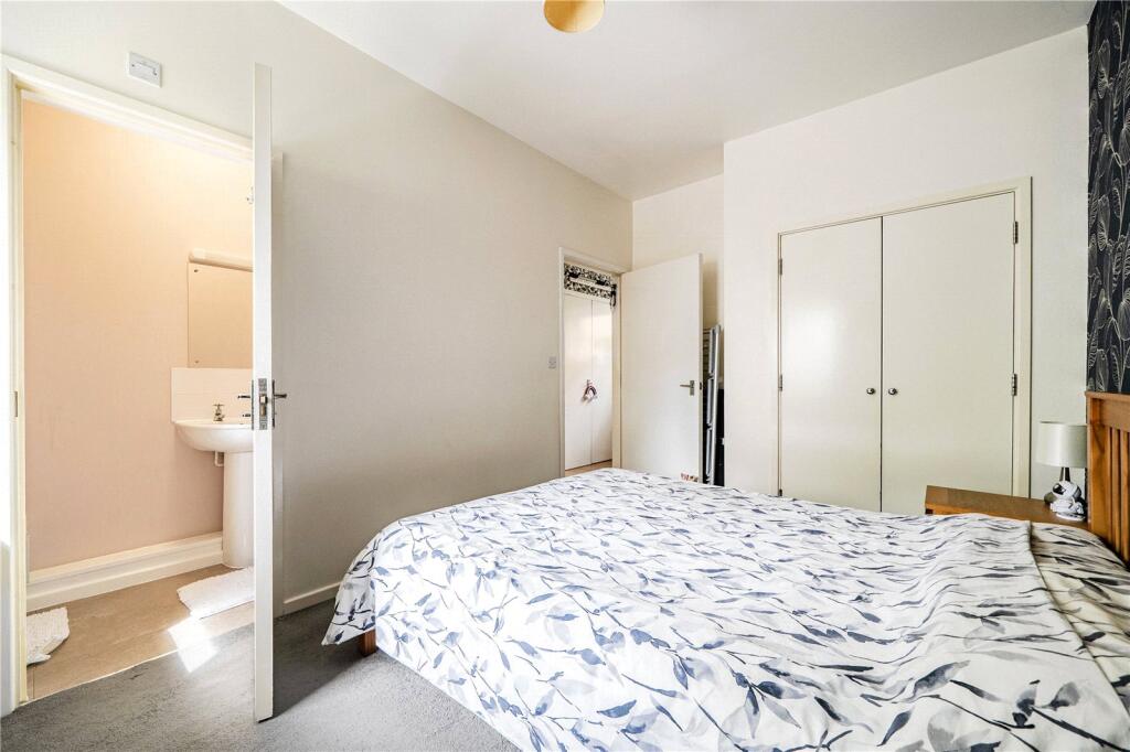 Apartment in Reading - More