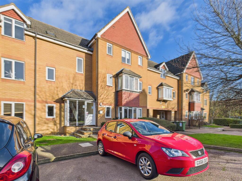 Main image of property: Redoubt Close, Hitchin
