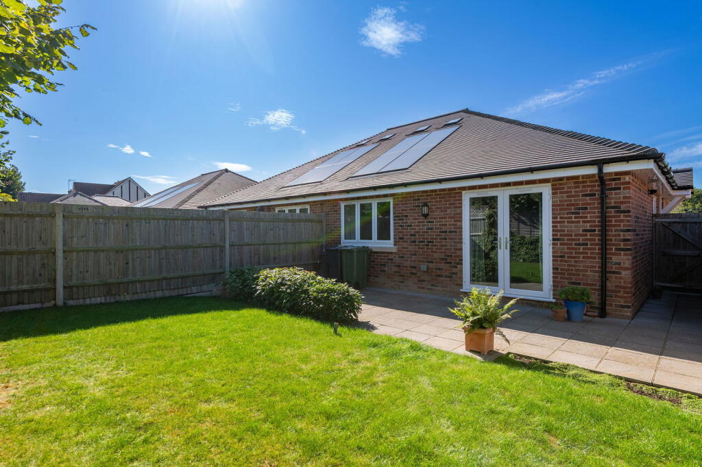 Churchfields, Harrietsham, Maidstone photo 2