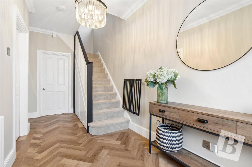House in London - View 5