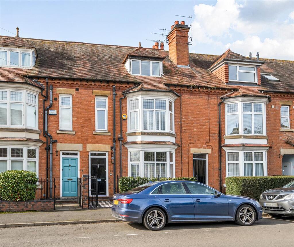 Main image of property: Mayfield Avenue, Stratford upon Avon