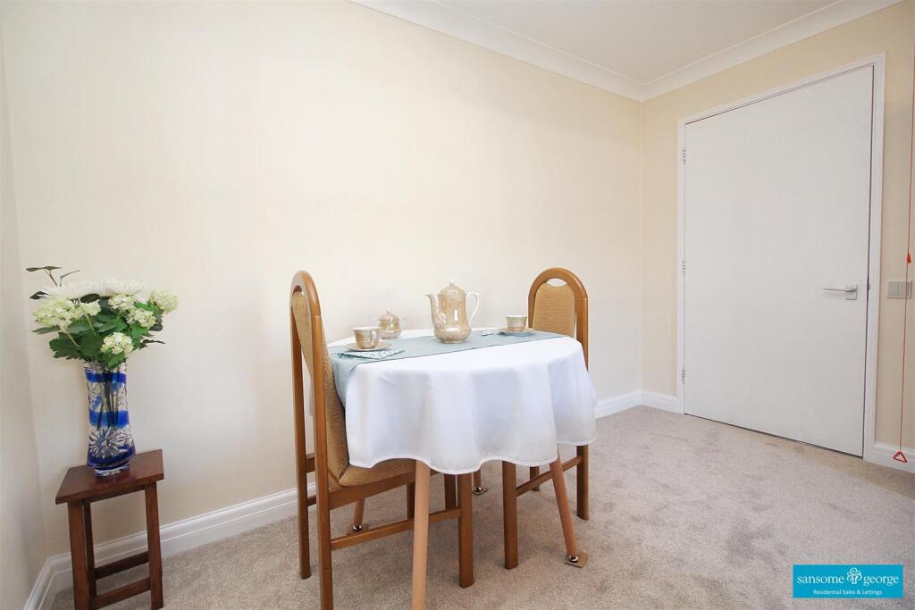 Apartment in Reading - More