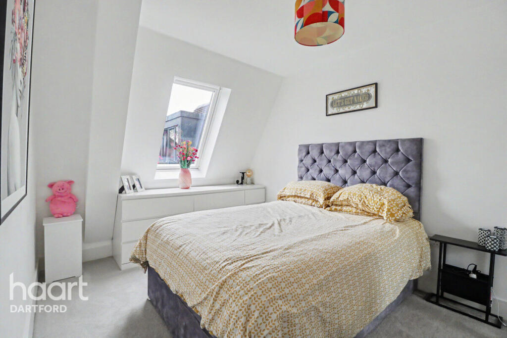Apartment in Longfield, Manor Forstal, Ash-cum-Ridley - View 5