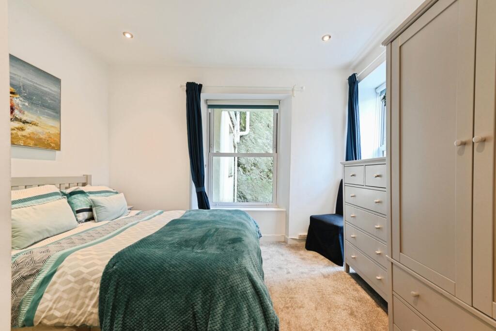 Apartment in Plymouth - View 3
