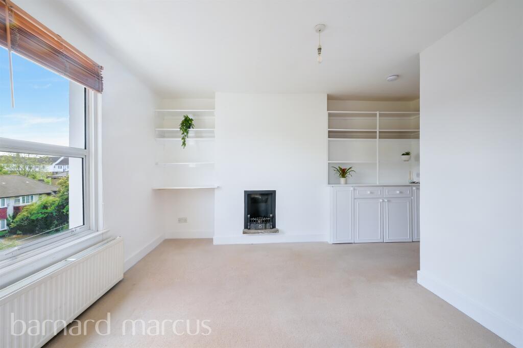 1-bed flat on Elgin Road, Croydon, £210,000