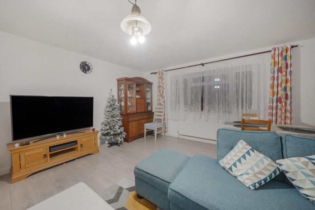Apartment in Sutton - View 4