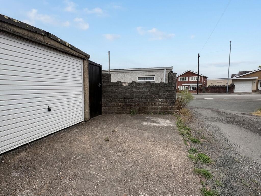 House in Swansea, Briton Ferry - View 2