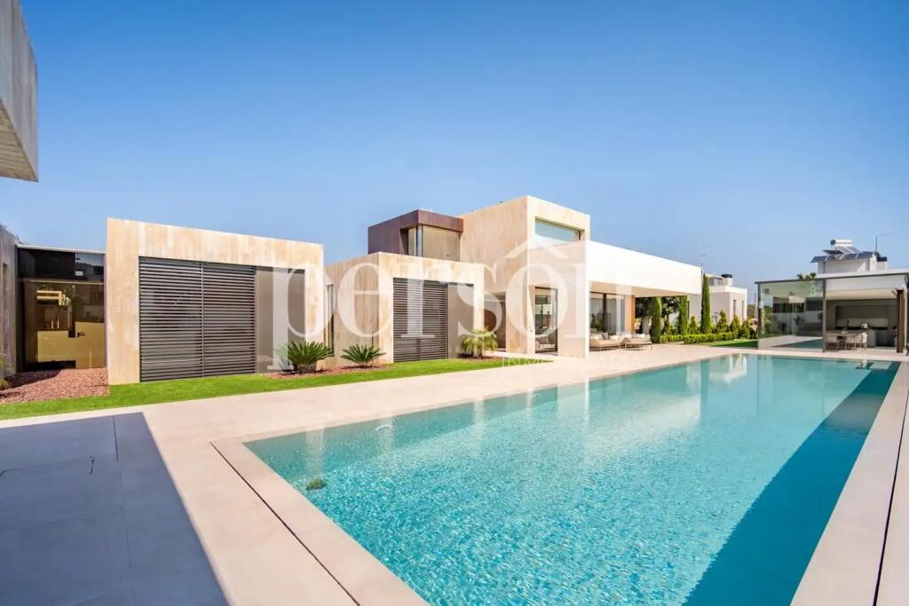 Main image of property: Valencia, Valencia, Godella