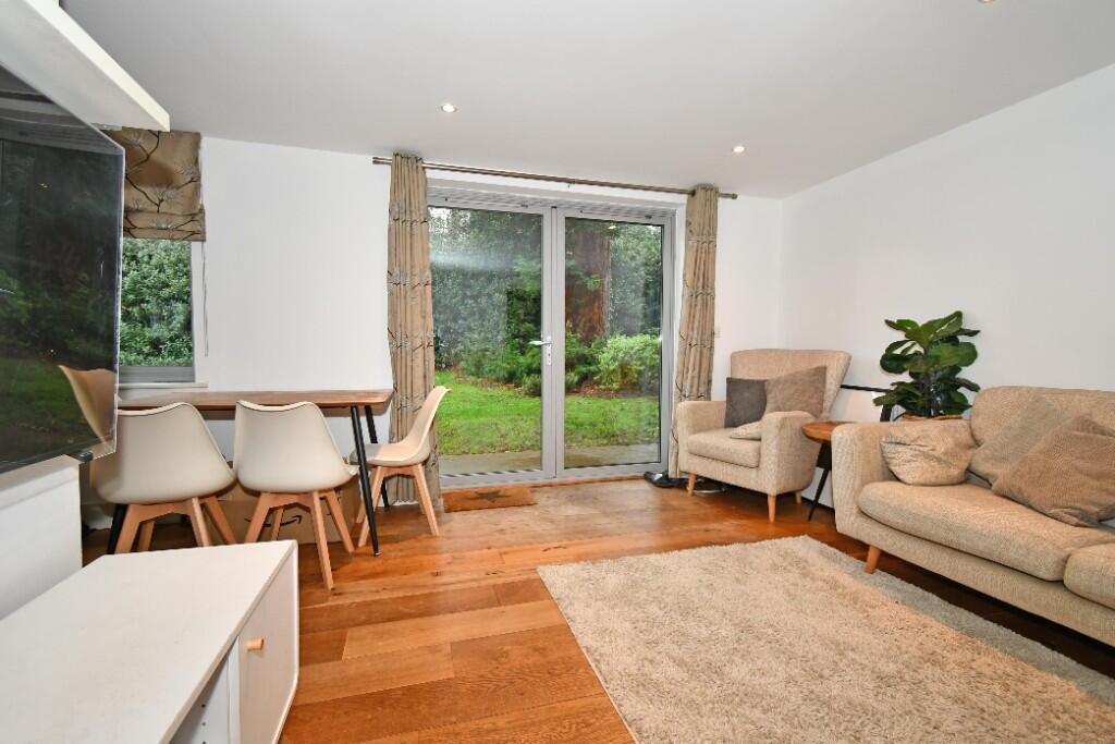 Upper Marsh Lane, Hoddesdon, Hertfordshire, EN11 photo 3