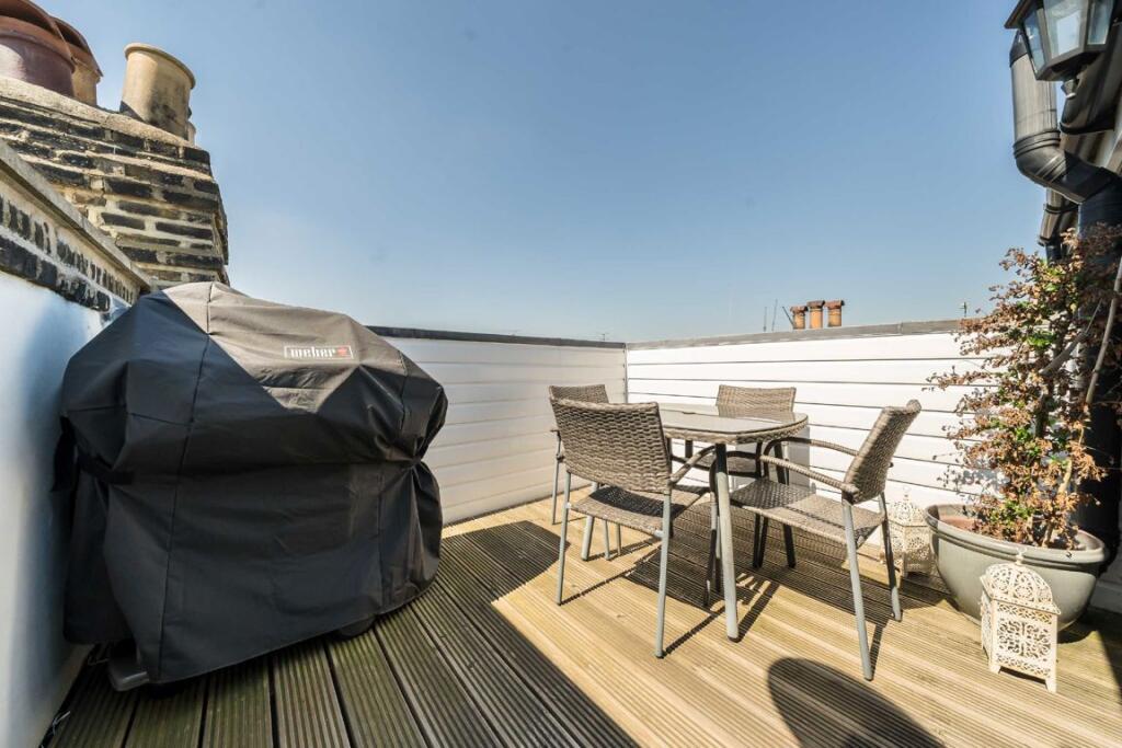 Apartment in London - View 4