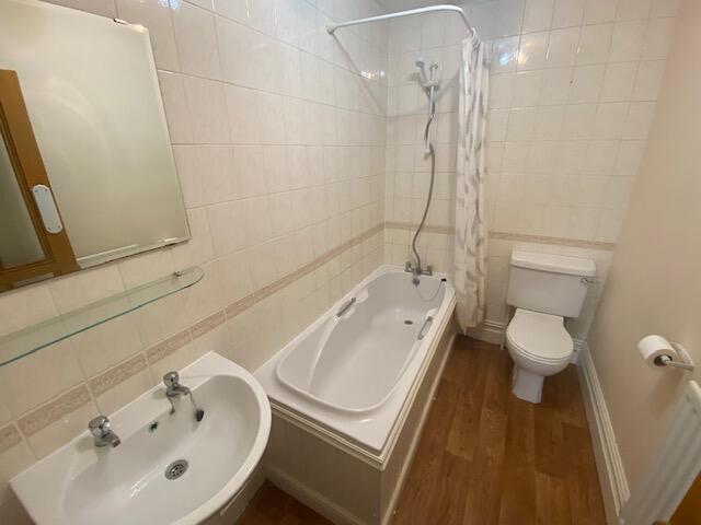 Apartment in Leeds - More