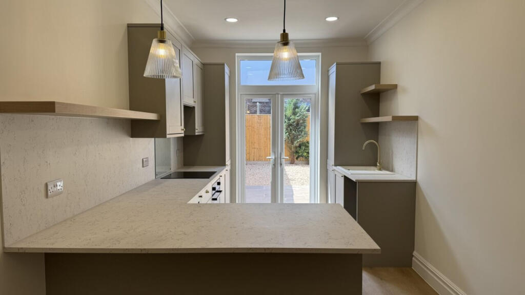 House in Portsmouth - View 4