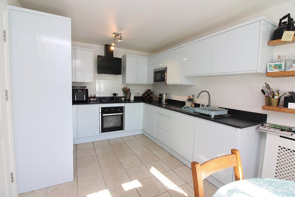 Bluebell Drive, Lower Stondon, Henlow, SG16 photo 3