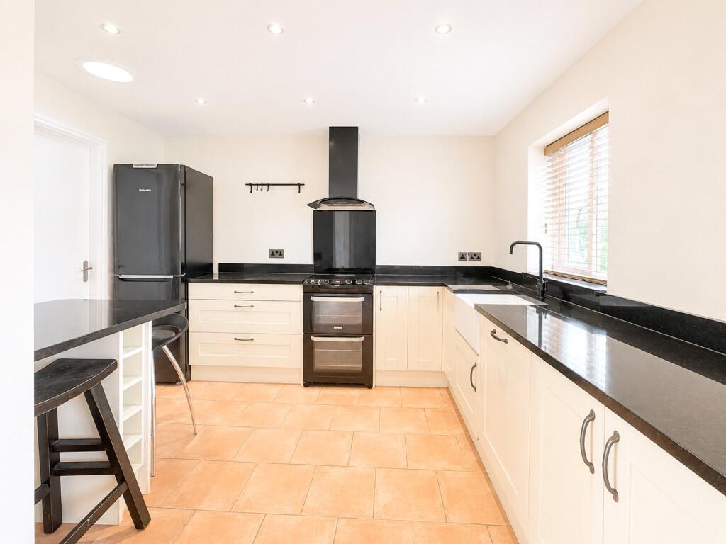 House in Wirral, Liverpool City Region - View 5