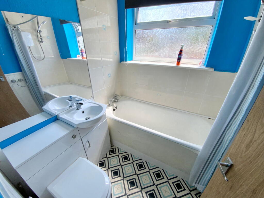 Apperley Way, Halesowen, B63 2PN - View 4