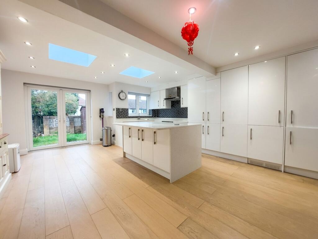 Main image of property: Moorlands Avenue, Mill Hill, London, NW7