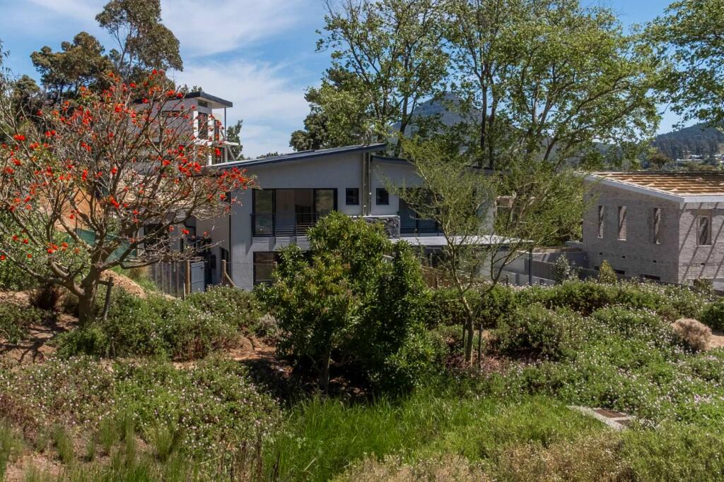 Main image of property: Western Cape, Hout Bay