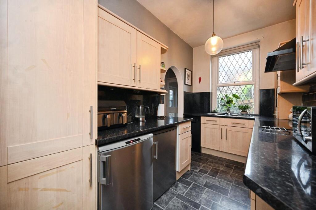 Wells Mount, Guiseley, Leeds photo 4