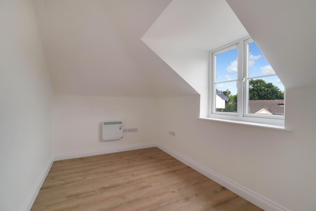 15 School Meadow, Guildford - View 6