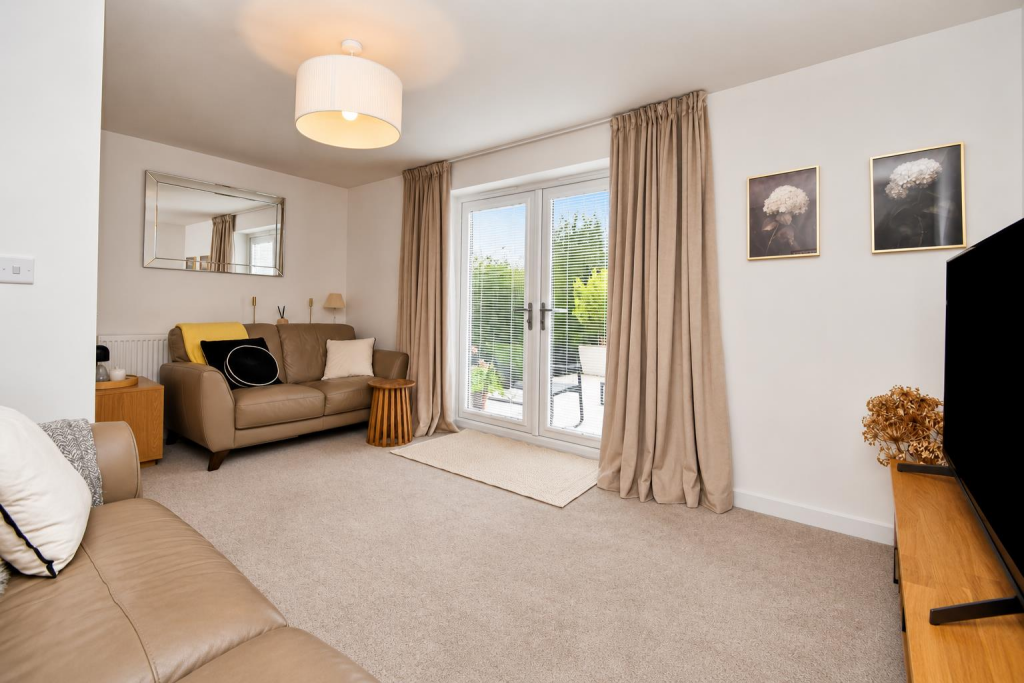 House in Hull - View 2