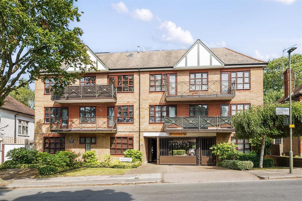 Main image of property: Woodside Lane, Woodside Park, N12