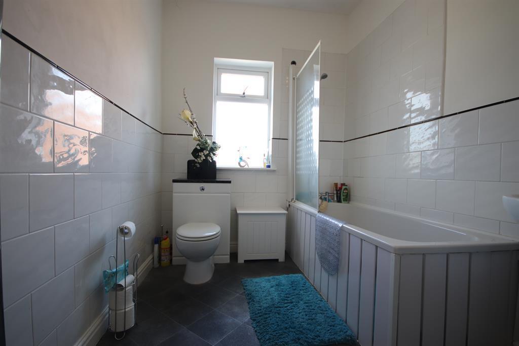 House in Leigh, Westleigh - View 4