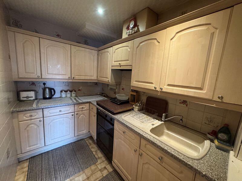 Byron Avenue, Cranford, Hounslow - More