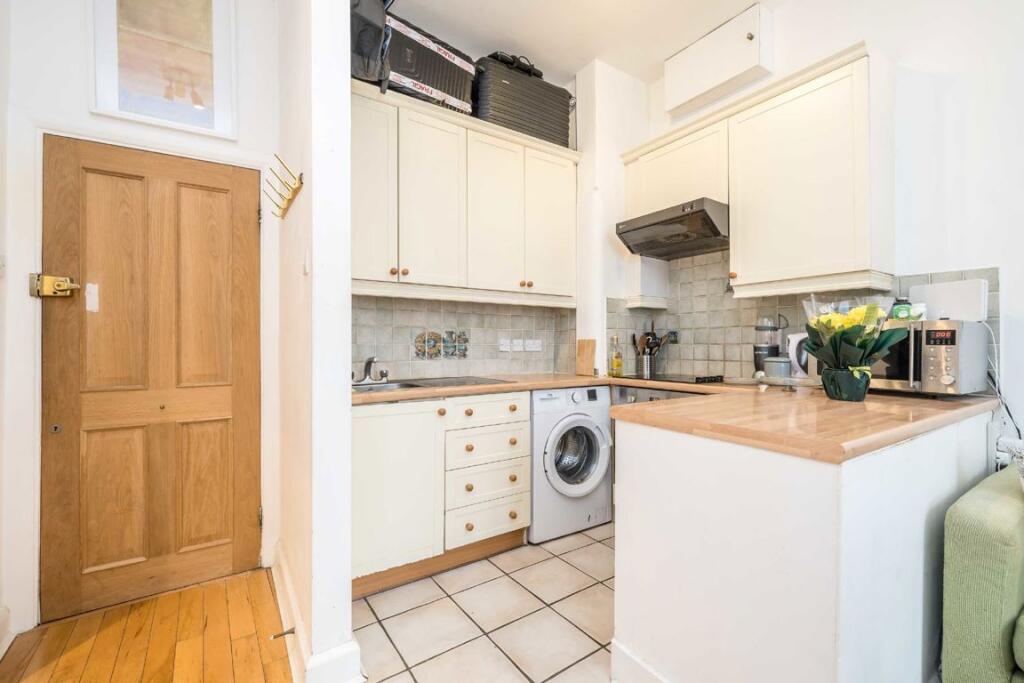 Apartment in London - View 3