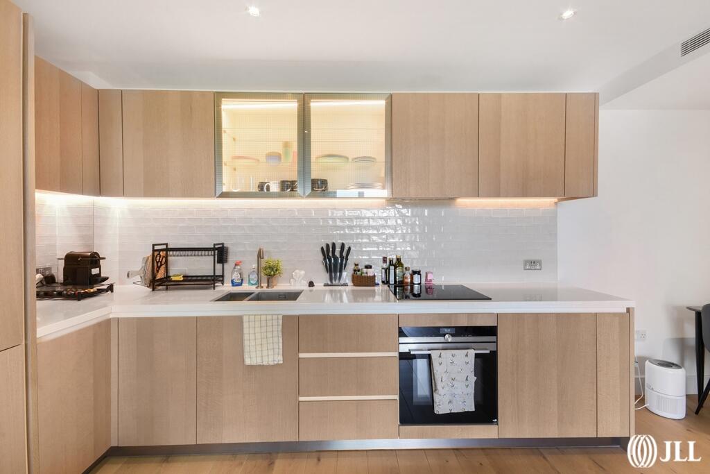 Apartment in London, Prince of Wales Drive, Clapham Junction - View 2