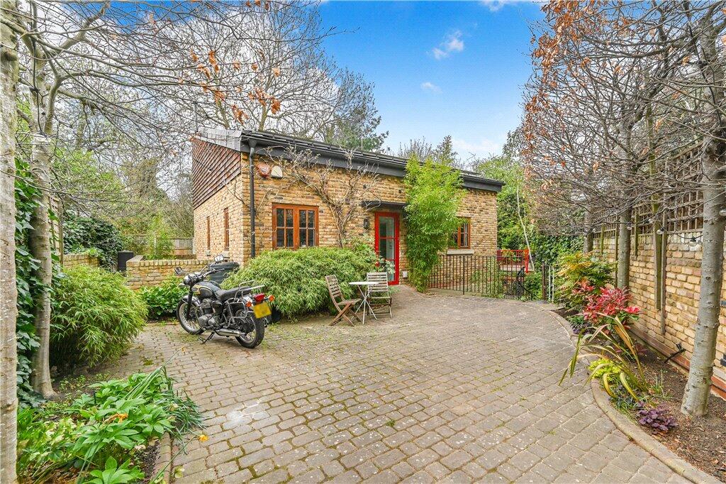 Main image of property: Gloucester Drive, London