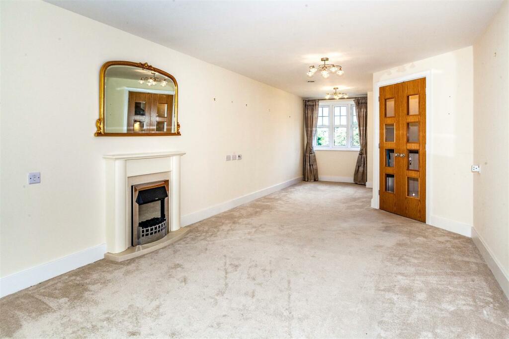2-bed apartment on 8 Swift House, £360,000