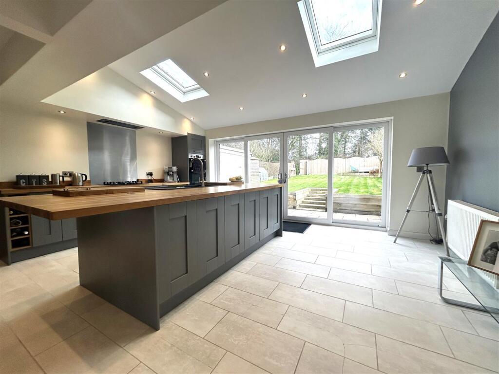 House in Leeds - View 2