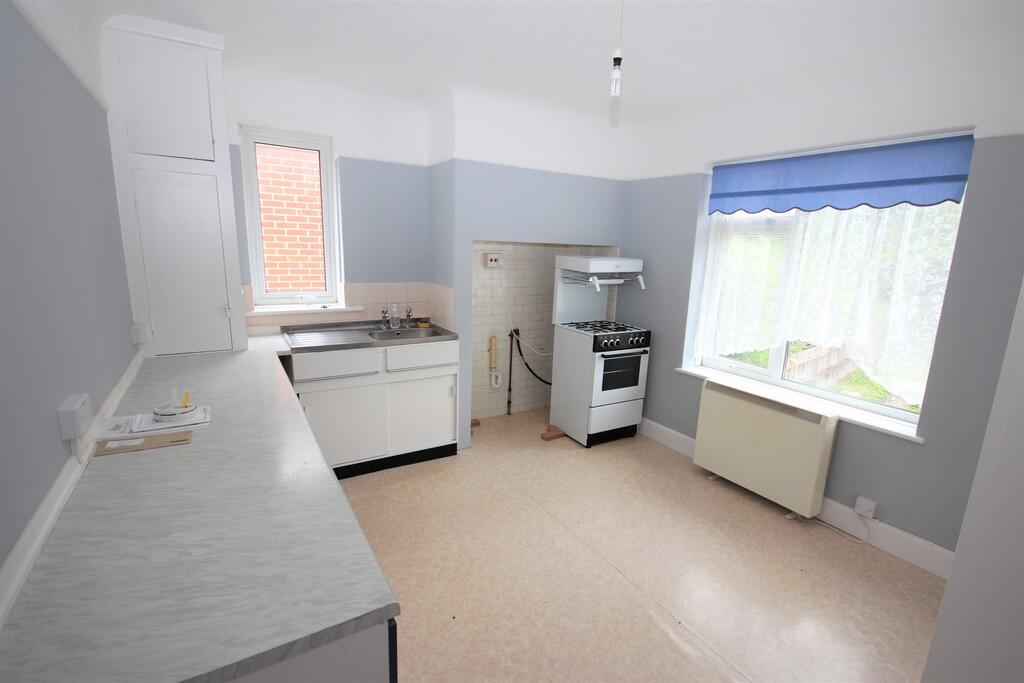 Charminster Avenue, Bournemouth photo 4