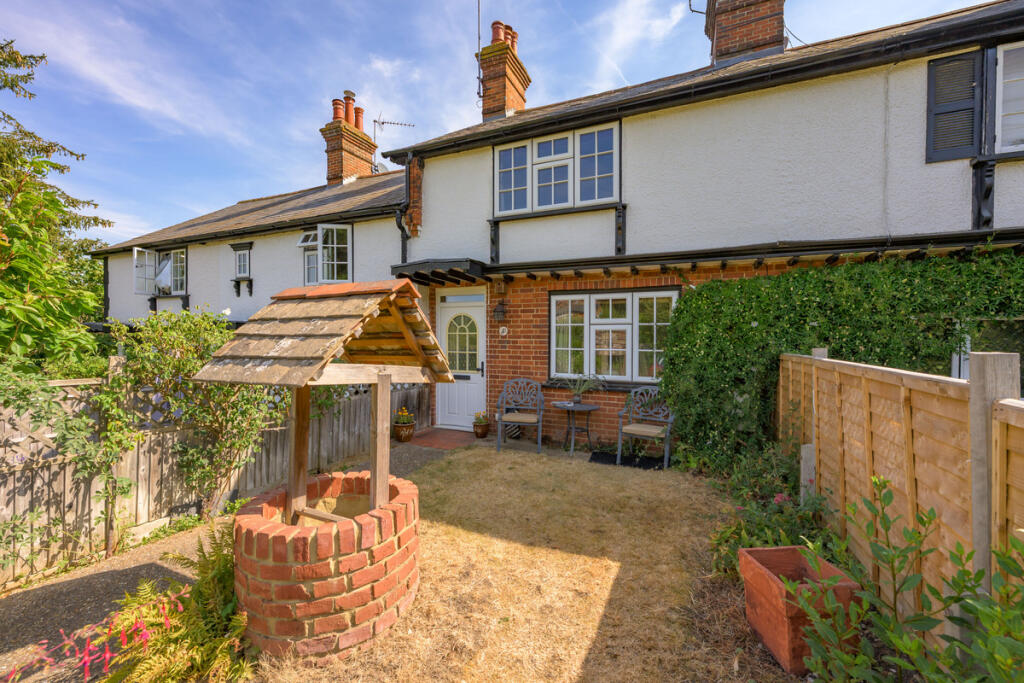 Main image of property: Lower Ventnor Cottages, Cooham, SL6