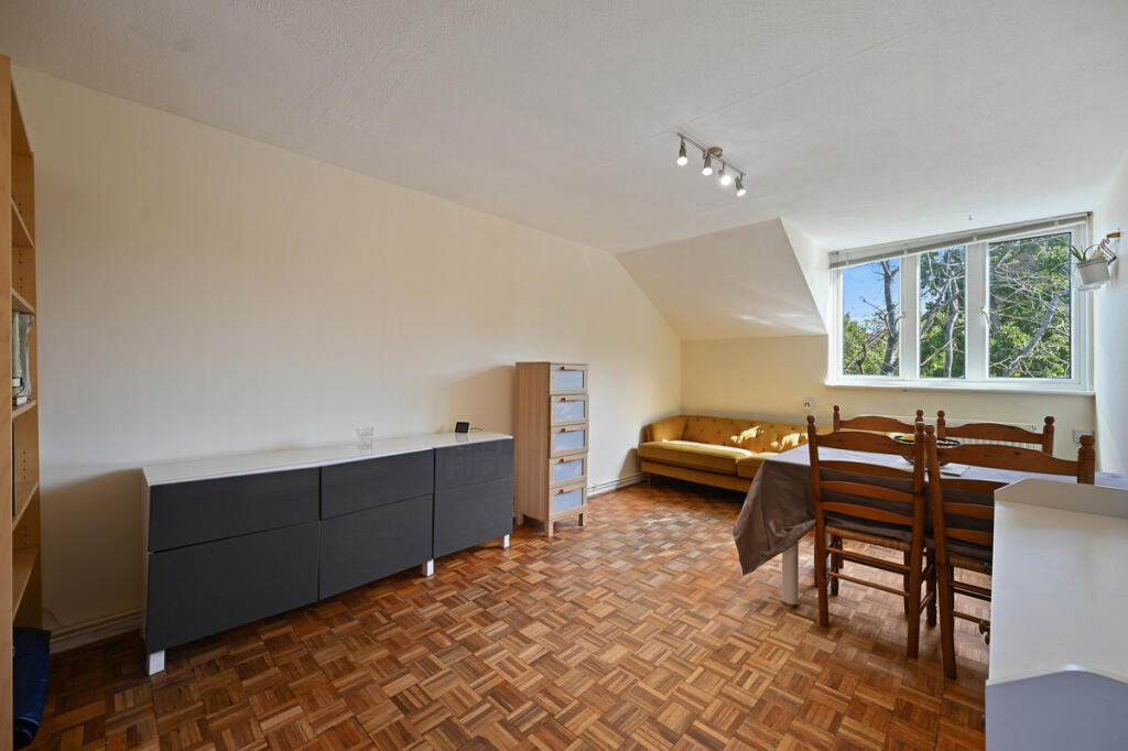 Apartment in London - View 3