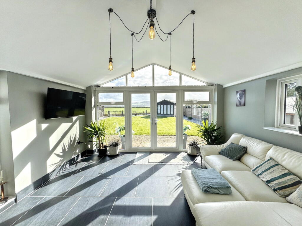 Brook Avenue, Towyn, Conwy, LL22 9ND photo 4