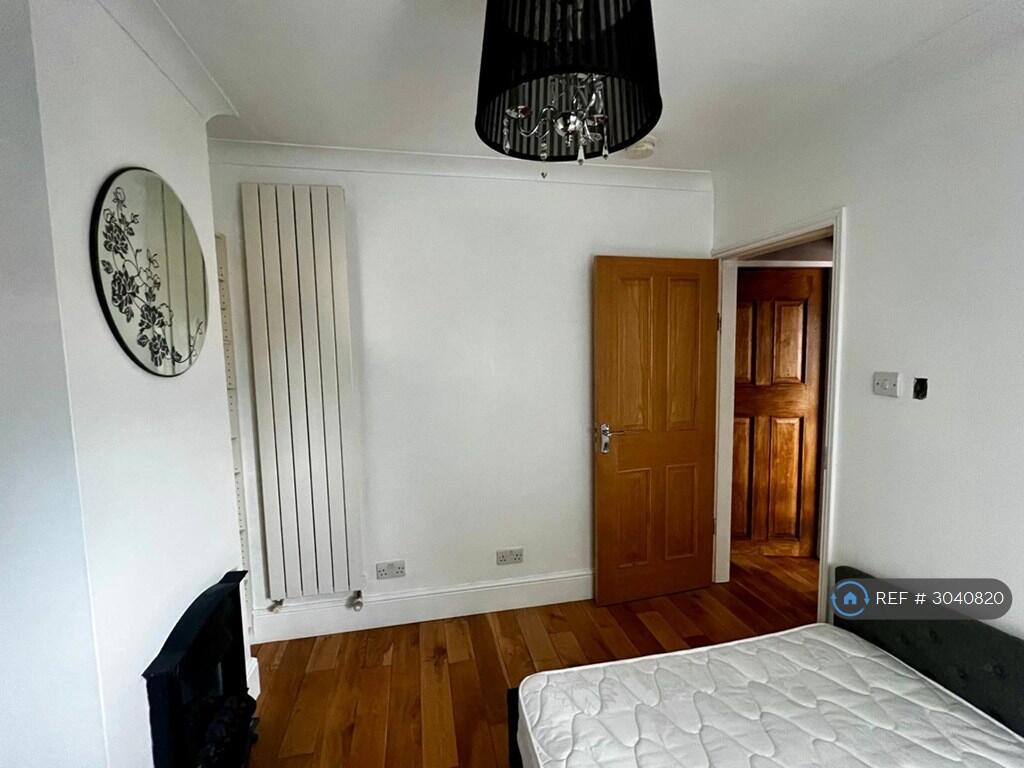 House in London - View 3