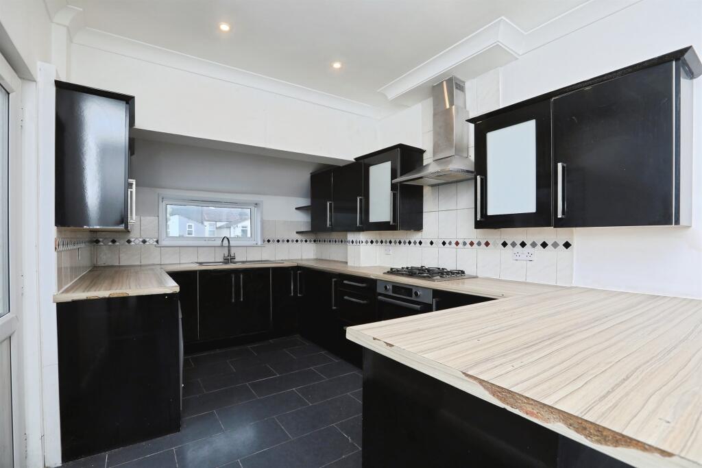 House in Gillingham, Hale - View 2