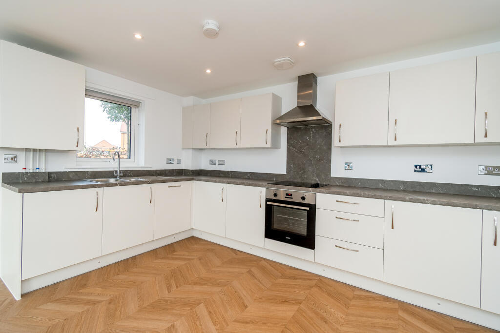 Apartment in Winchester, Whiteley - View 5