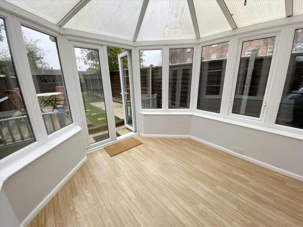 Nags Head Passage, Sleaford photo 4
