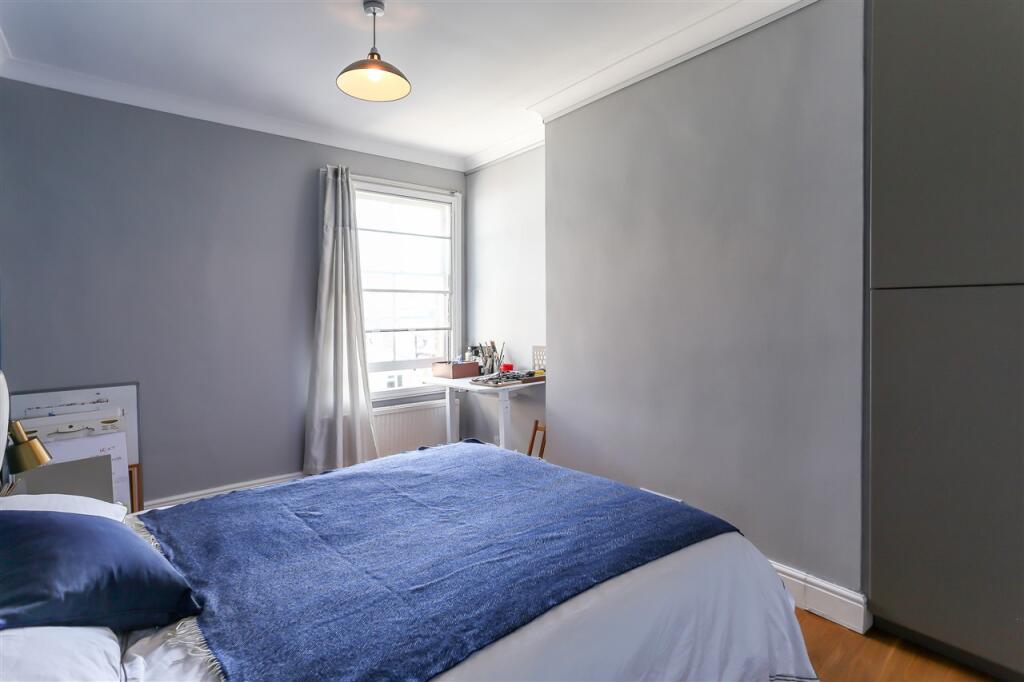 Apartment in London, Shepherd's Bush - View 3
