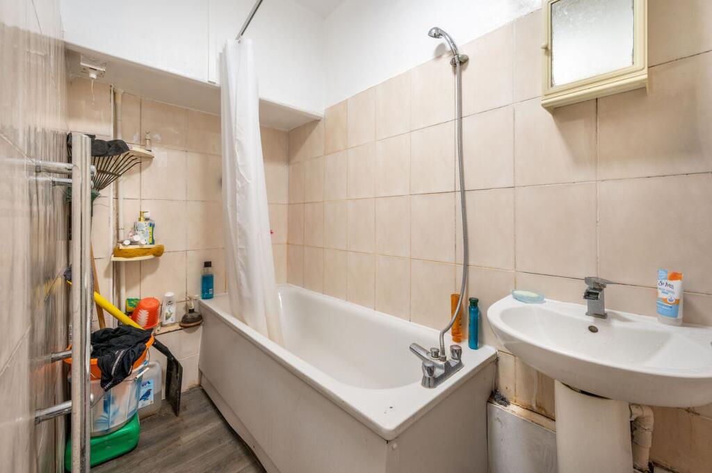 Apartment in London - More