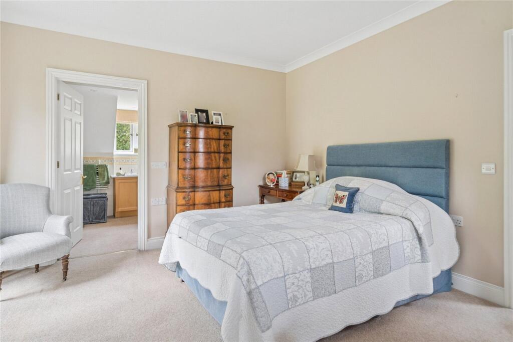 Remenham Row, Wargrave Road, Henley-on-Thames, Oxfordshire, RG9 - More