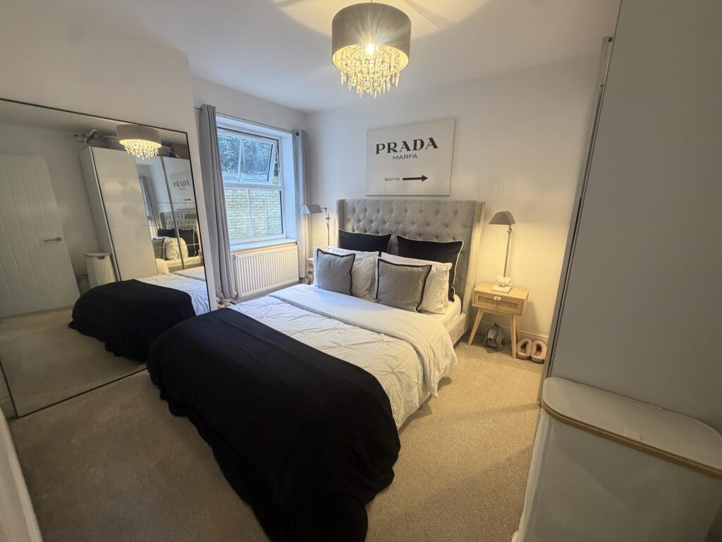 Apartment in Rushden, North Northamptonshire - View 4