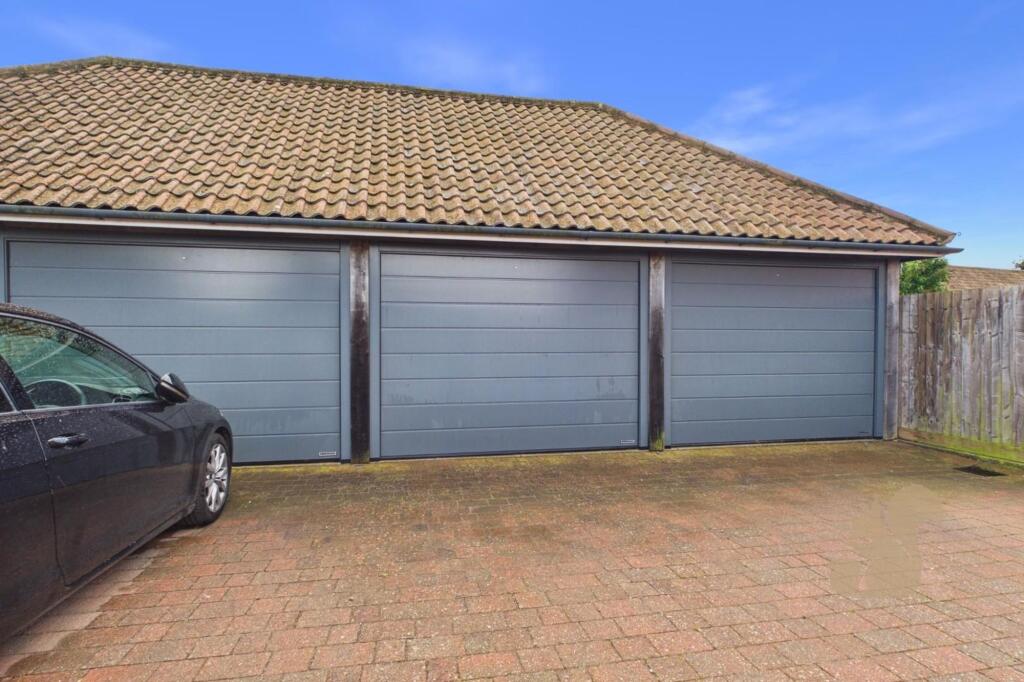 West Field Lane, St. Osyth, CO16 photo 4