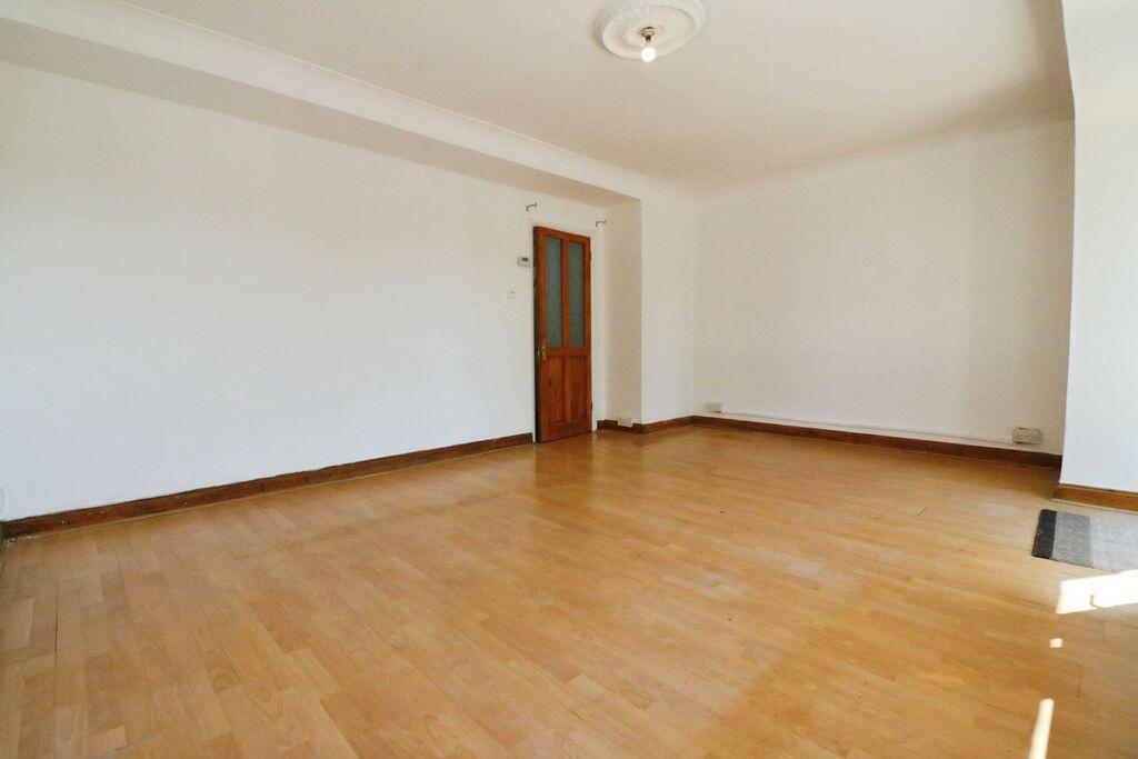 Apartment in Slough - View 4