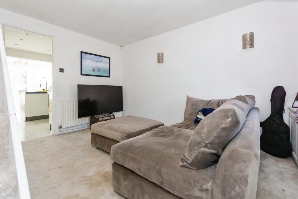 Raddlebarn Farm Drive, Birmingham photo 5