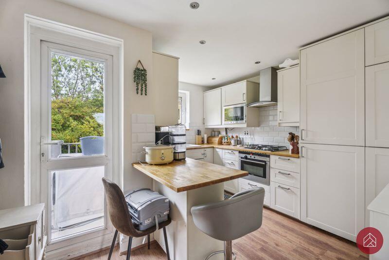 Chillingworth Crescent, Headington photo 3