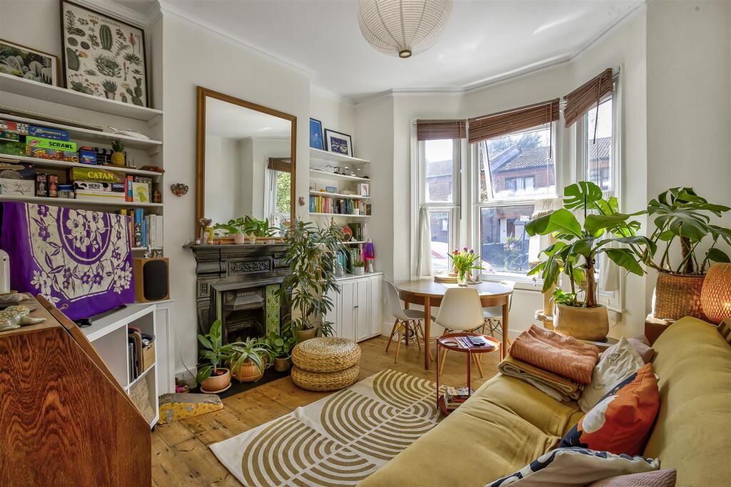 Main image of property: Solon Road, London